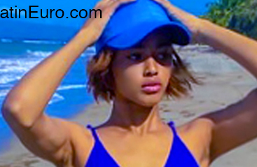 Date this hard body Dominican Republic girl Doris from Santo Domingo DO51387