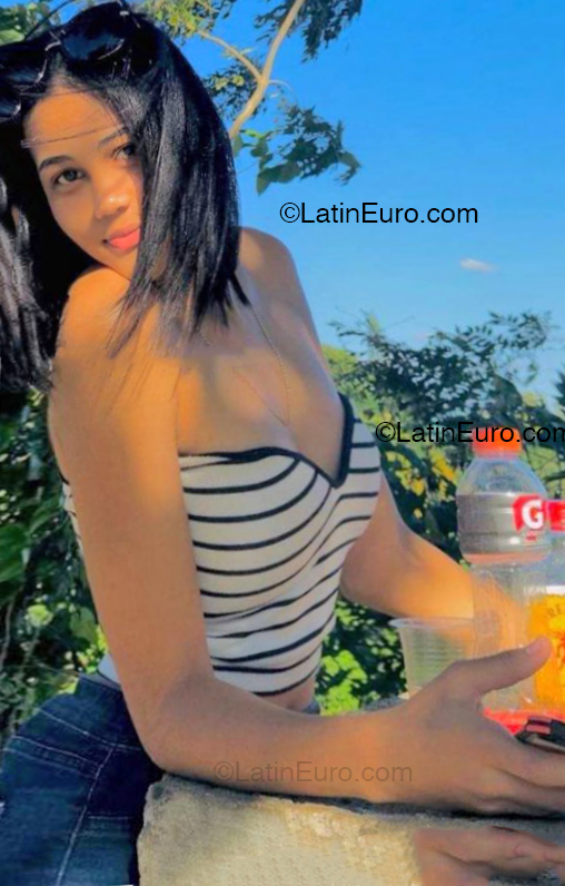 Date this lovely United States girl Mia from Santiago De Los Caballeros DO52016