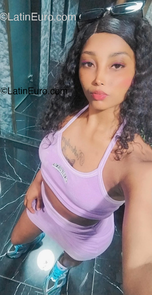 Date this tall Dominican Republic girl Micaela from Santo Domingo DO52469