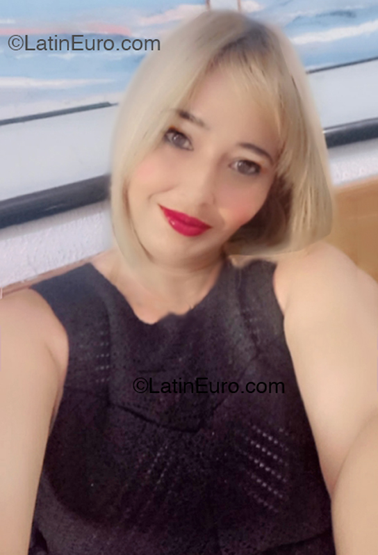 Date this hot Venezuela girl Luna from Guanare VE4923