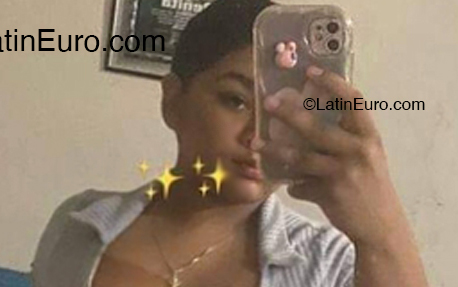 Date this foxy Dominican Republic girl Karla from santo domingo DO52746