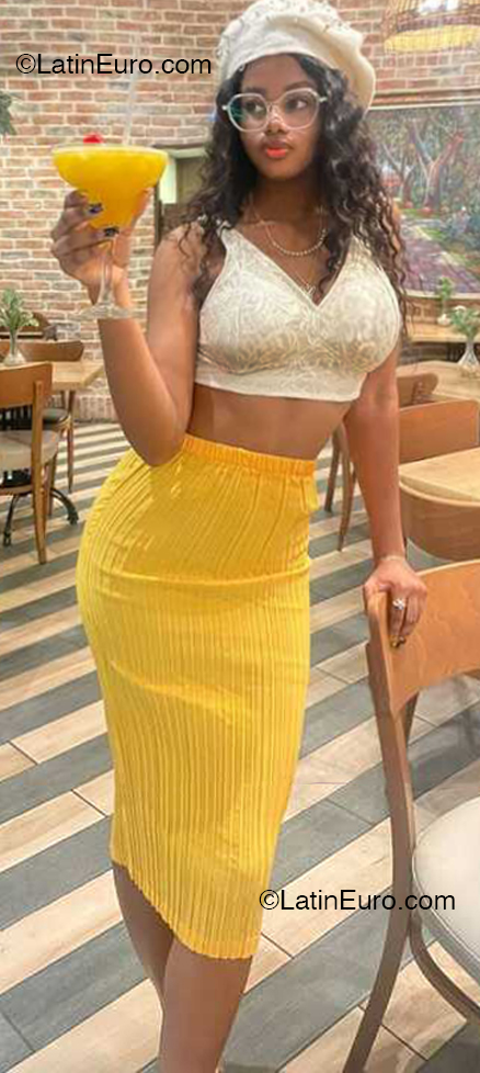 Date this georgeous Dominican Republic girl Elena from Santo Domingo DO55239