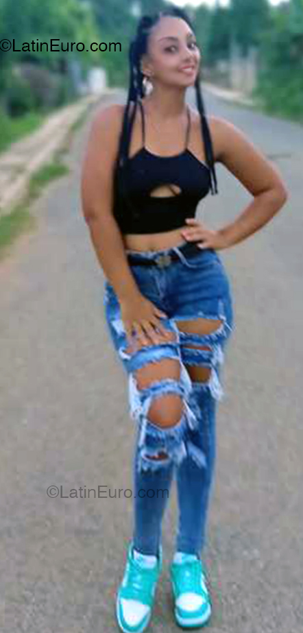 Date this beautiful United States girl Enana from Fort Lauderdale US24341