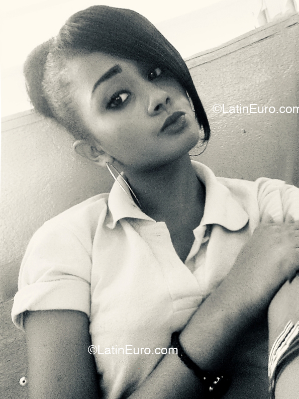 Date this good-looking United States girl Meralis from Miami US25071