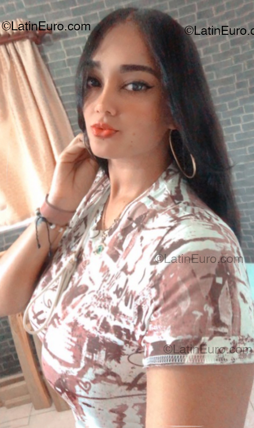 Date this hot Dominican Republic girl Lisbeth from Santo Domingo DO53705