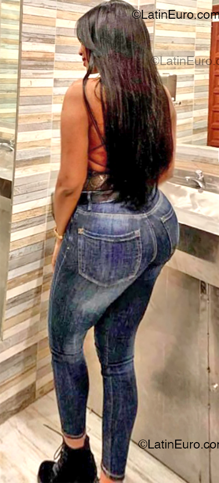 Date this pretty Spain girl Vicky from Galicia ES871