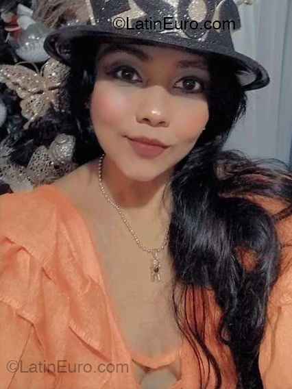 Date this athletic Colombia girl Patricia from Barranquilla CO33162