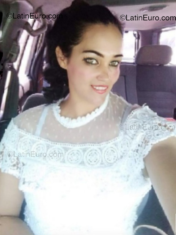 Date this attractive Paraguay girl Daisy from Itaugua PY80