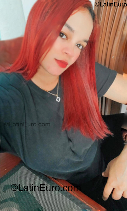 Date this young Dominican Republic girl Cartera from Santo Domingo DO53925