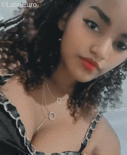 Date this voluptuous Dominican Republic girl Agri from Puerto Plata DO54028