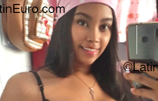Date this young Colombia girl Dere from Bogota CO33193