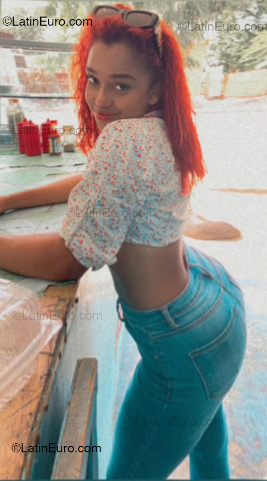 Date this hot Dominican Republic girl 8494080295 from Azua DO54454