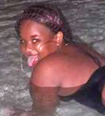 Date this passionate Dominican Republic girl Magdanela from Santo Domingo DO54562