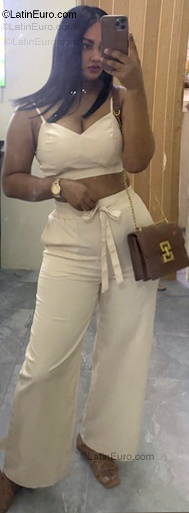 Date this gorgeous France girl Massiela from Paris FR382