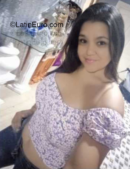 Date this georgeous Venezuela girl Johana from Maracay VE5244