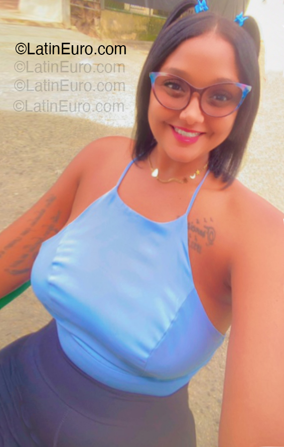 Date this voluptuous Dominican Republic girl Indi from Puerto Plata DO54940