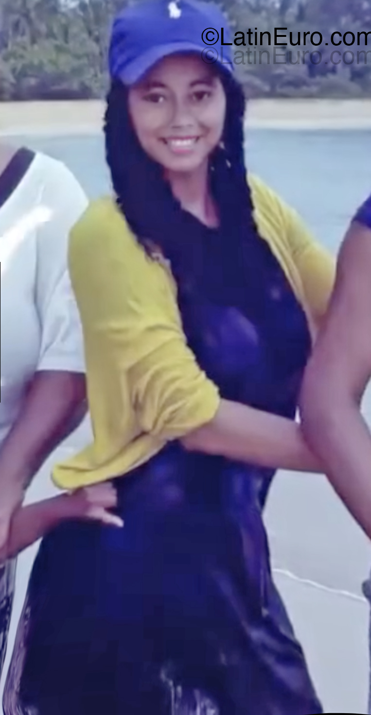 Date this delightful Dominican Republic girl Kay b from Nagua DO54948