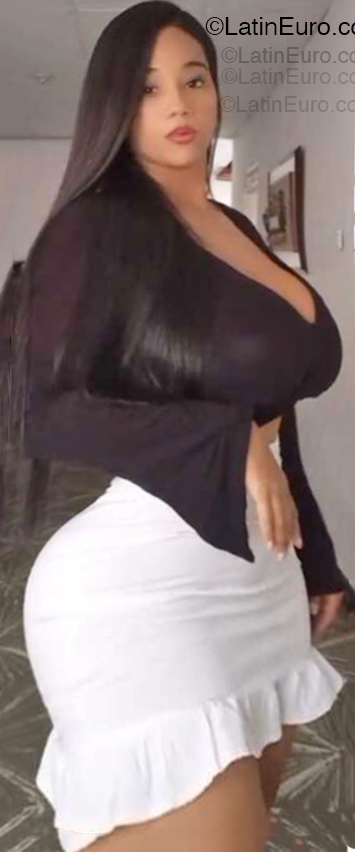 Date this pretty Colombia girl Candela from Cali CO33319