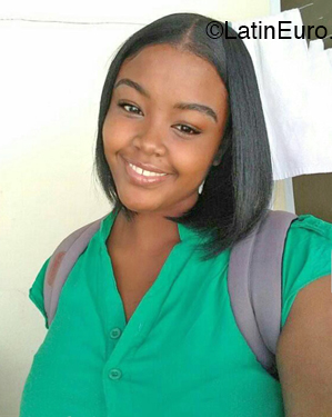 Date this stunning Dominican Republic girl Priscilia from Santo Domingo DO55031