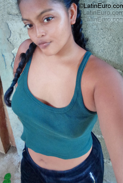 Date this beautiful Panama girl Keysi from Panama PA1415