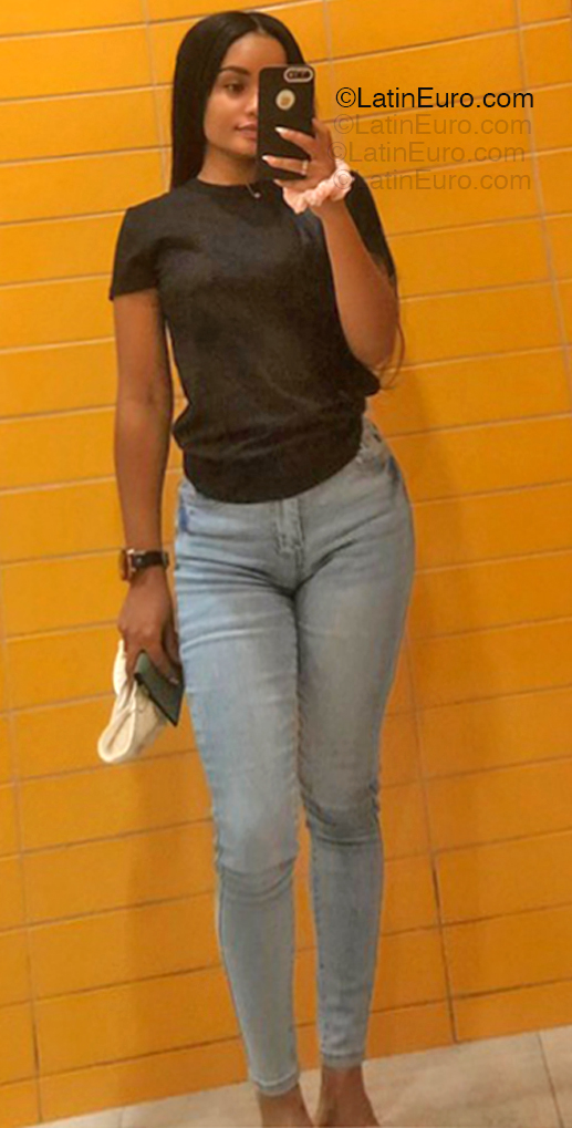 Date this cute Dominican Republic girl Lea from Santo Domingo DO55045