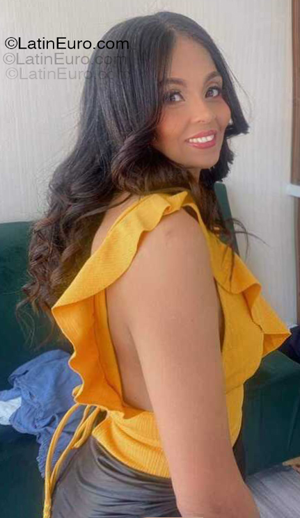 Date this hot Dominican Republic girl Taina from Santo Domingo DO56045