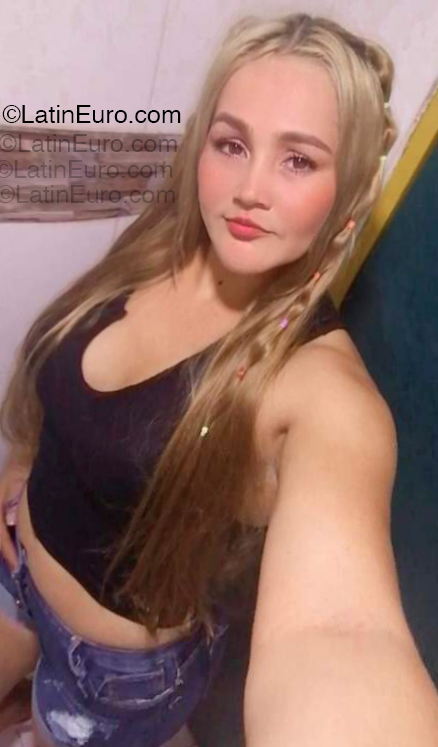 Date this funny Colombia girl Cristina from Medellin CO33348