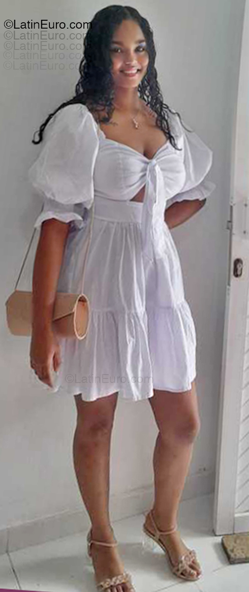 Date this cute Colombia girl Rosy from Cartagena CO33356