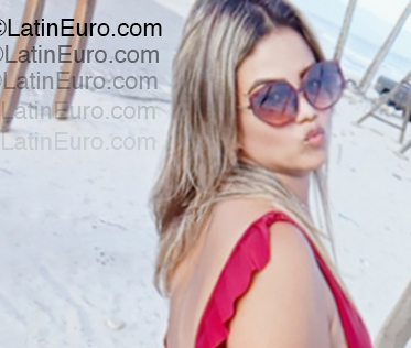 Date this voluptuous Venezuela girl Katherin from Valencia VE5310