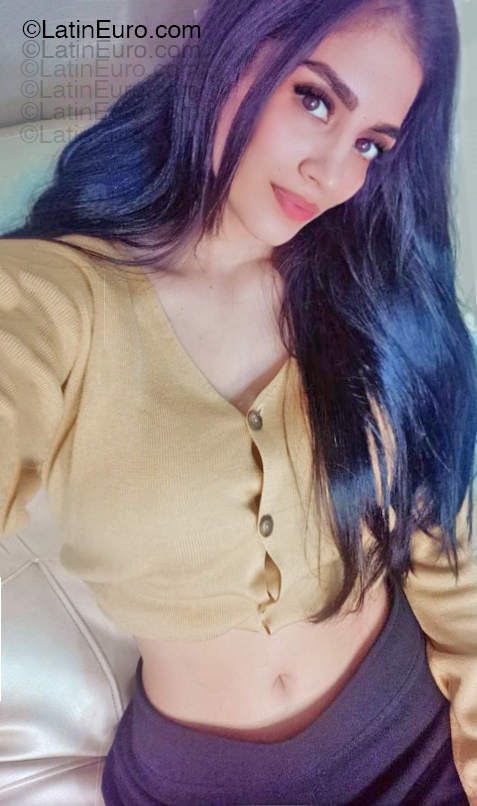 Date this sultry Colombia girl PAULA from Cali CO33816