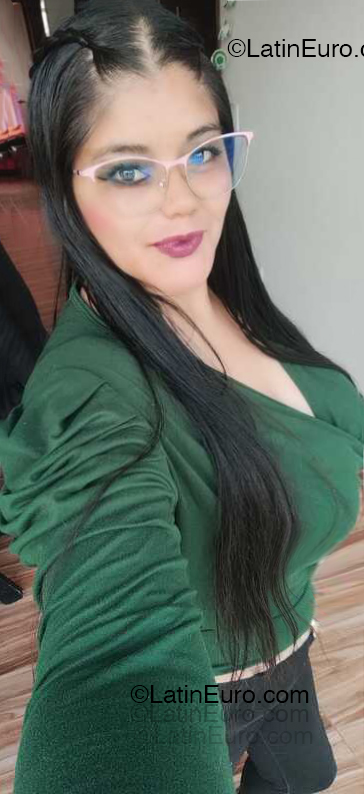 Date this hard body Colombia girl Xiomara from Zipaquira CO33399