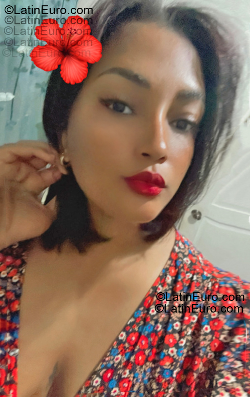 Date this georgeous Dominican Republic girl Paloma from Santo Domingo DO55339