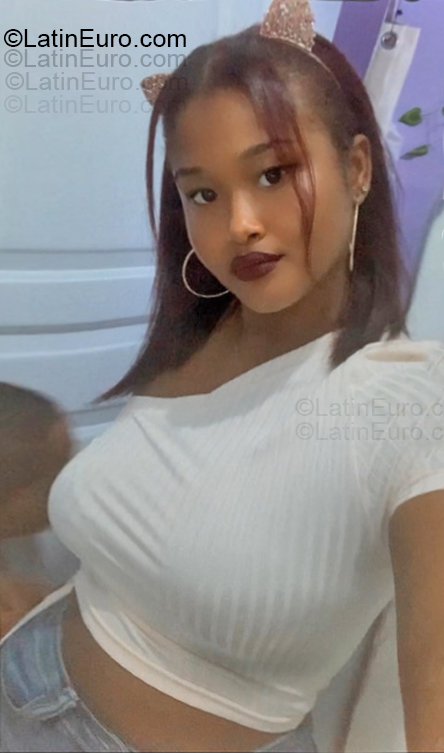 Date this sensual Dominican Republic girl Langie from Santo Domingo DO55346