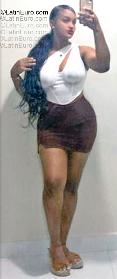 Date this happy Dominican Republic girl Ruberlina from Santo Domingo Este DO55369