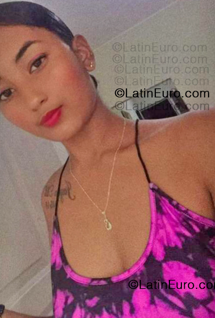 Date this foxy Dominican Republic girl Maritza from Punta Cana DO55401