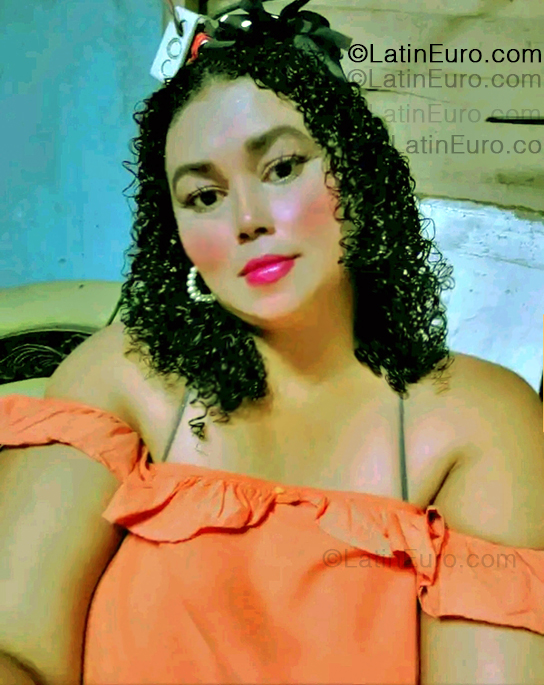 Date this passionate Colombia girl Julia from Barranquilla CO33471