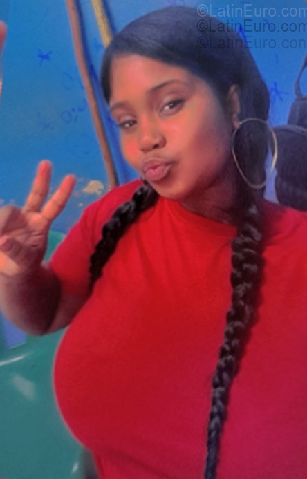 Date this nice looking Dominican Republic girl Katherine from Santo Domingo DO55468