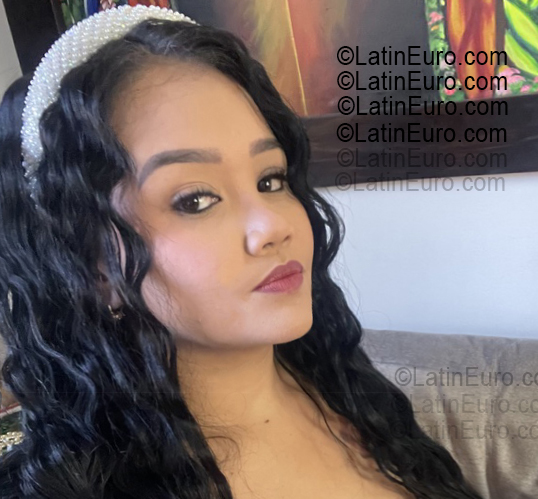 Date this exotic Colombia girl Anais from Bogota CO33482