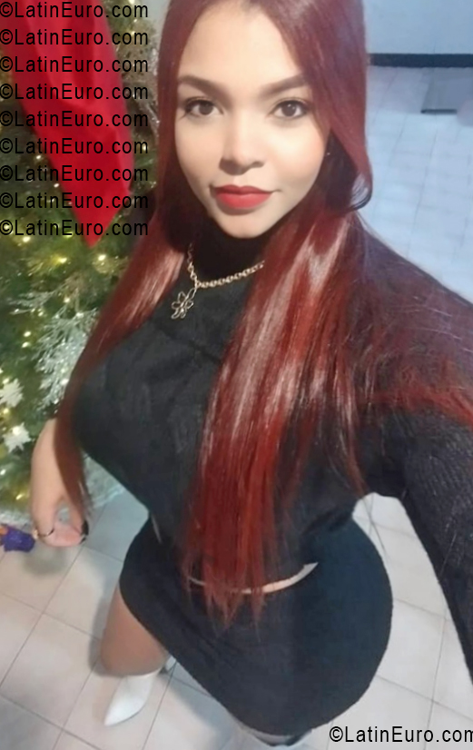 Date this athletic Venezuela girl Karina from Caracas VE5390