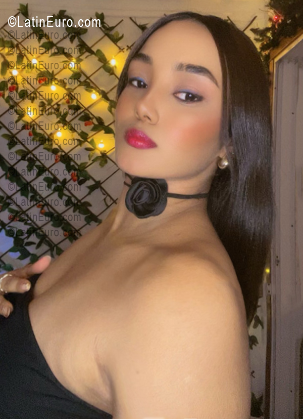 Date this passionate Dominican Republic girl Rosely from Santo Domingo DO55598