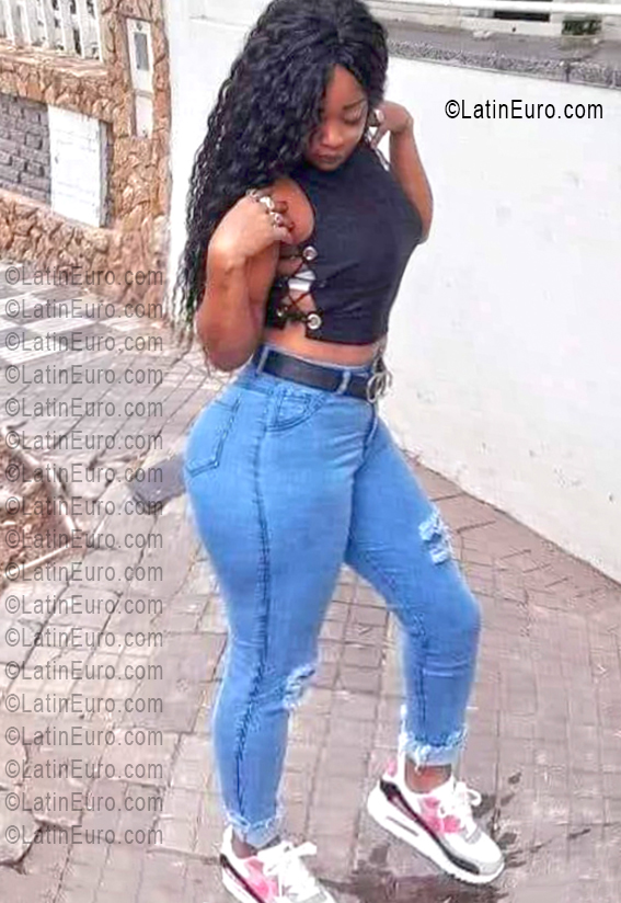 Date this happy Dominican Republic girl Veronica from Villa Rivas DO55600