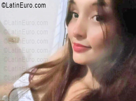 Date this voluptuous Colombia girl Andrea from Monteria CO33610