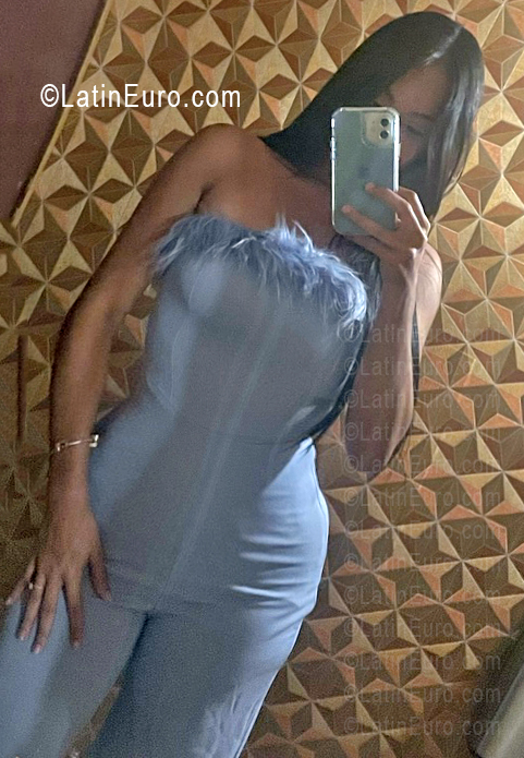 Date this charming Dominican Republic girl Frankelia from Santo Domingo DO55964