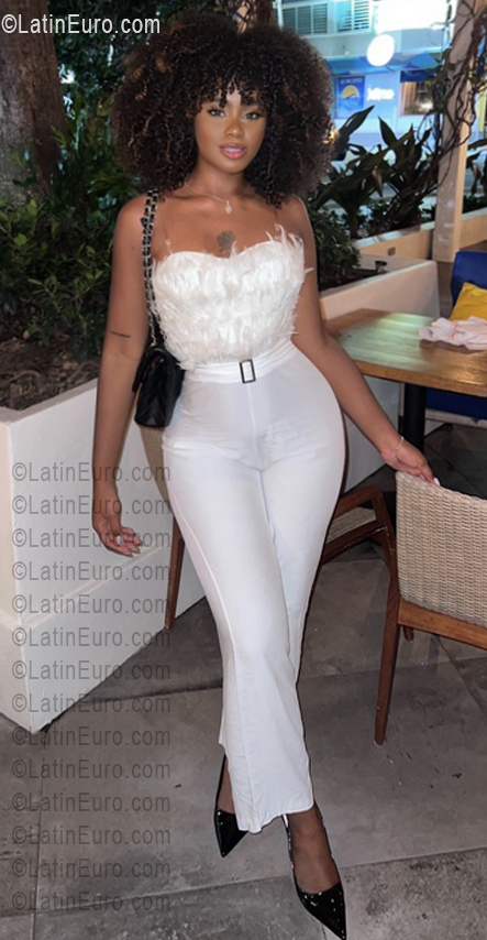 Date this charming Puerto Rico girl Esmeilin from Caguas PR267