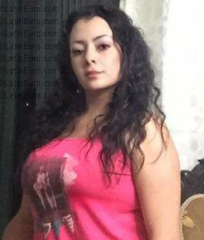 Date this funny Colombia girl Andrea from Cali CO33630