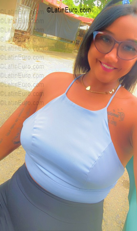 Date this hard body Dominican Republic girl Indebel from Puerto Plata DO56024