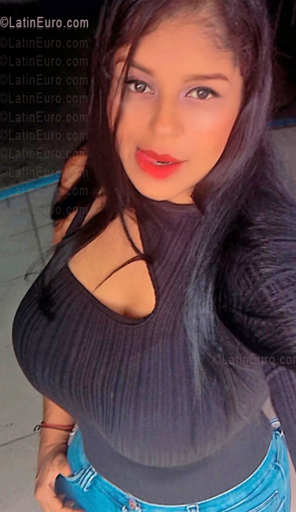 Date this young Venezuela girl Yary from Aragua VE5412