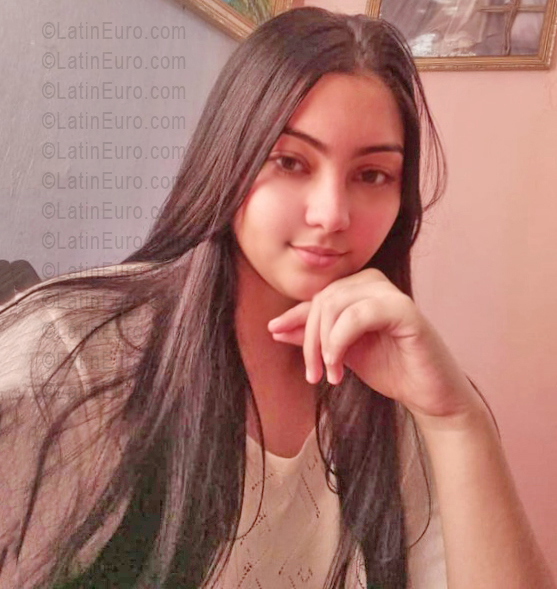 Date this delightful Venezuela girl Jory from Coro VE5455