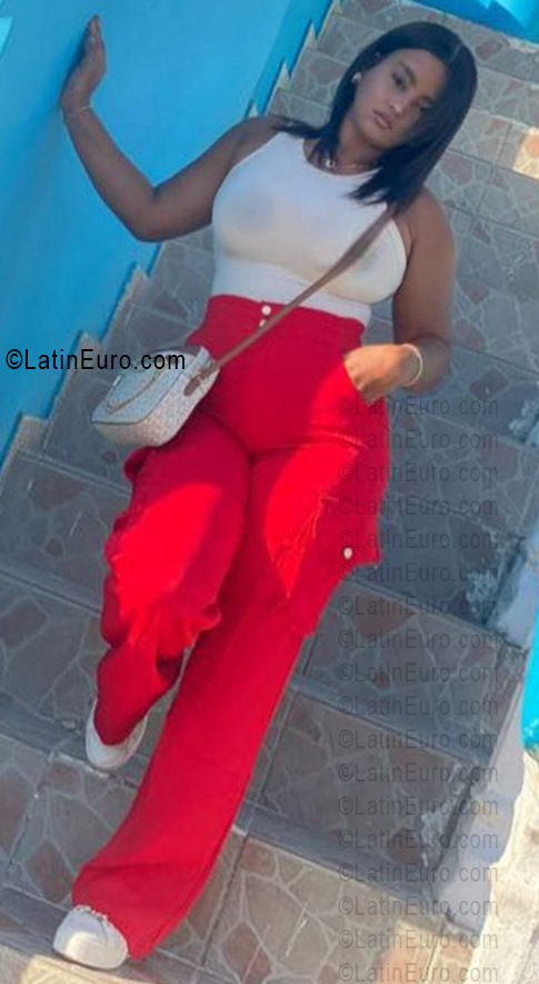 Date this voluptuous Dominican Republic girl Greysi from Santo Domingo DO56180