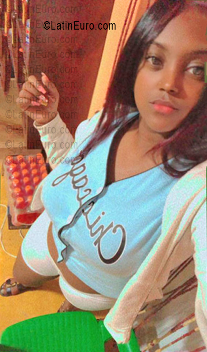 Date this nice looking Dominican Republic girl Yossy from La Vega DO56206